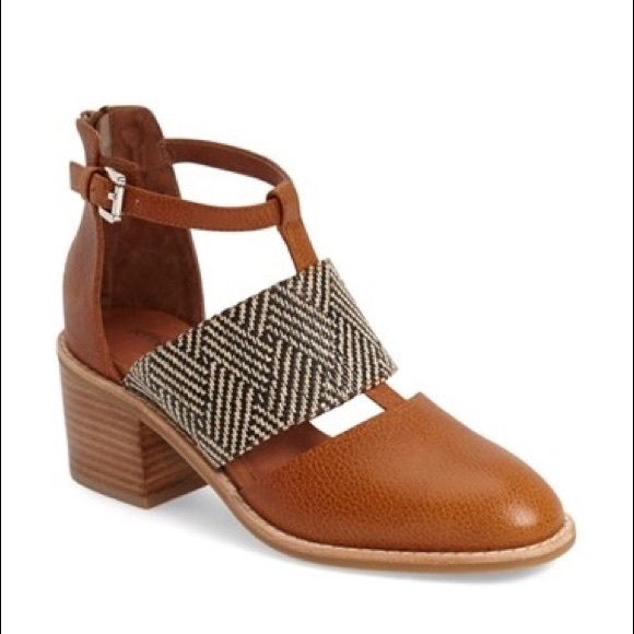 Jeffrey Campbell Melina Cut-Out Bootie - Picture 2 of 6